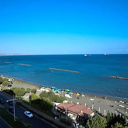 Pier Hotel 2*